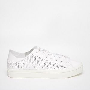 Adidas originals court vantage perforated sneakers